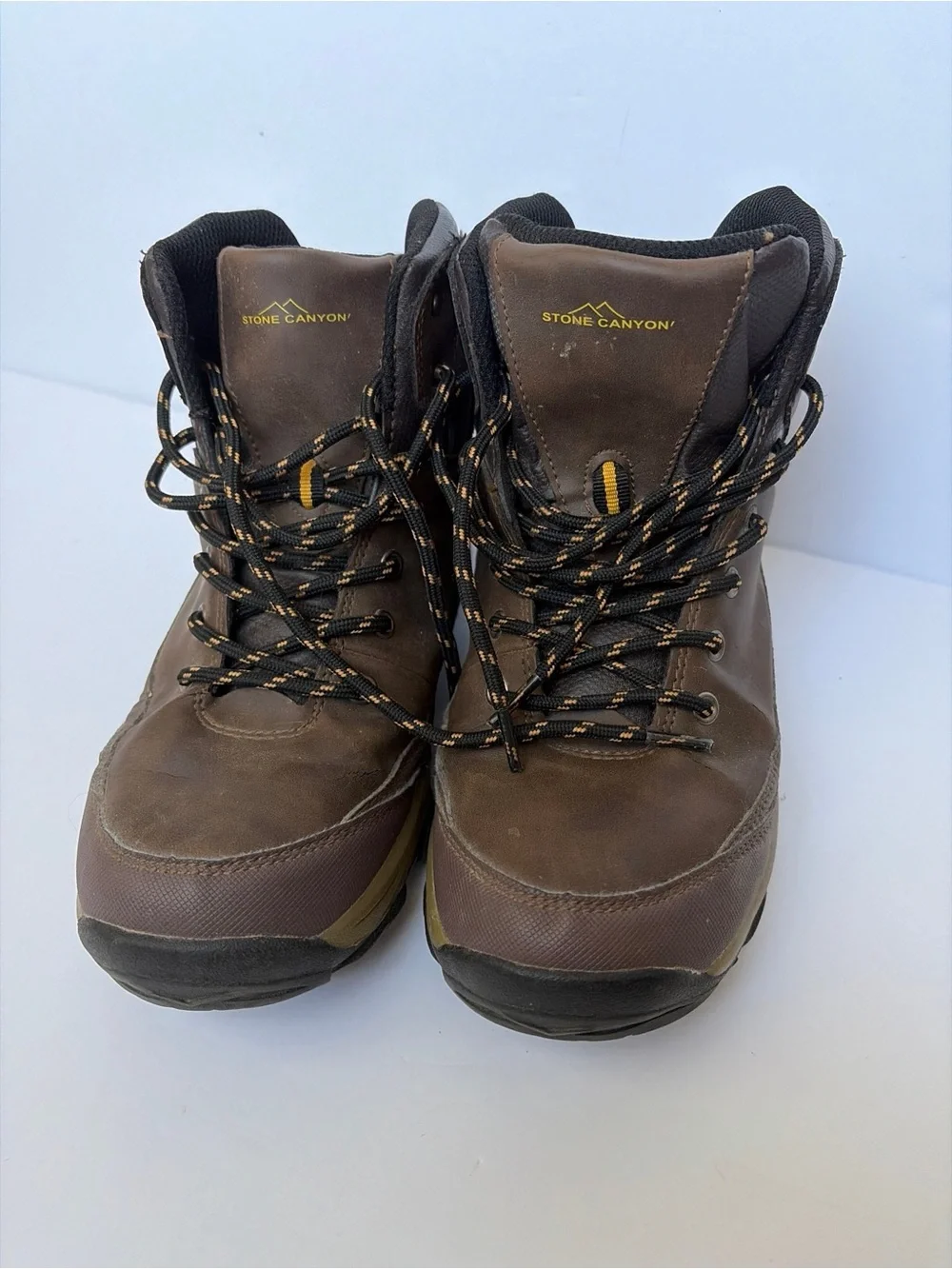 Stone Canyon Boy’s Hiking Boot (Size 6)